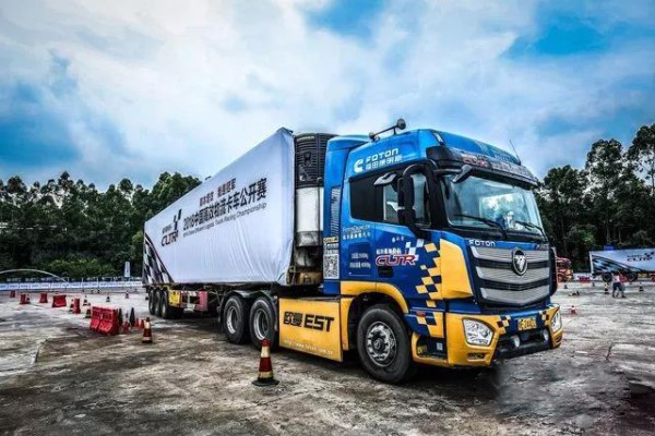 科技助力業(yè)務(wù)發(fā)展 戴姆勒新車(chē)型亮相上海冷鏈行業(yè)展